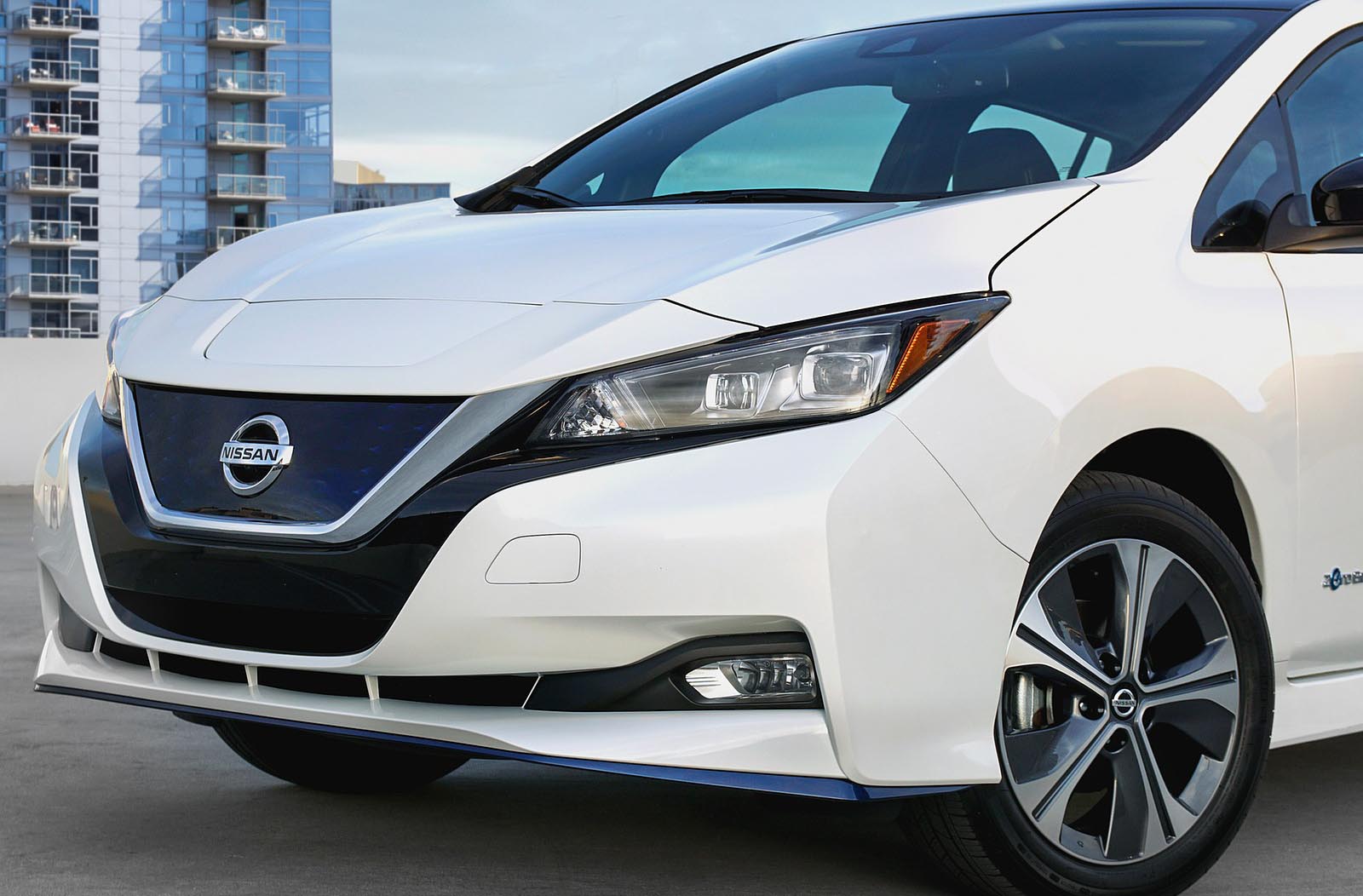 Nissan-Leaf