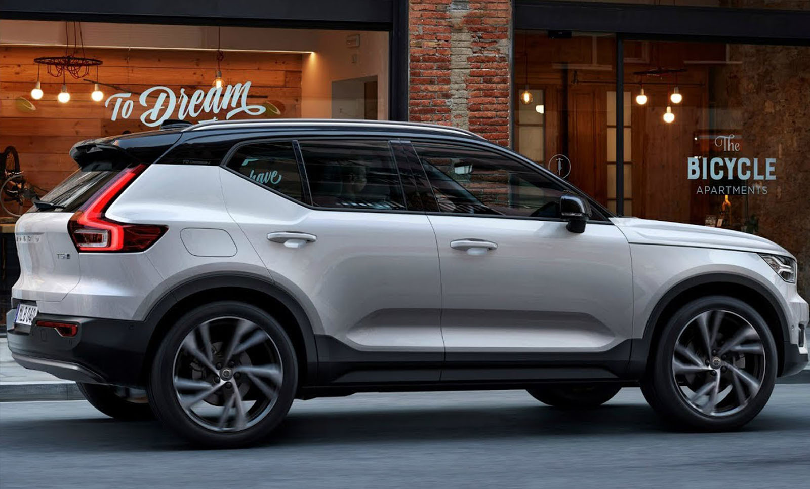 Hot Car Leasing | Volvo XC40 SUV Momentum