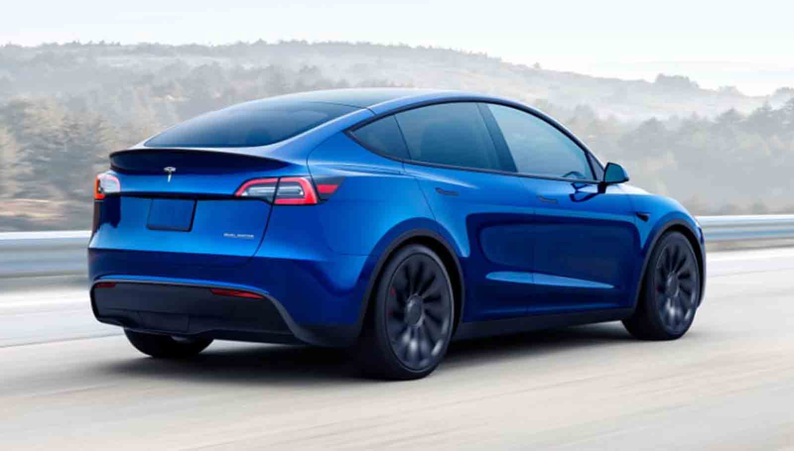Tesla Model Y Long Range Saloon 324 kW Electric Automatic Hot Car